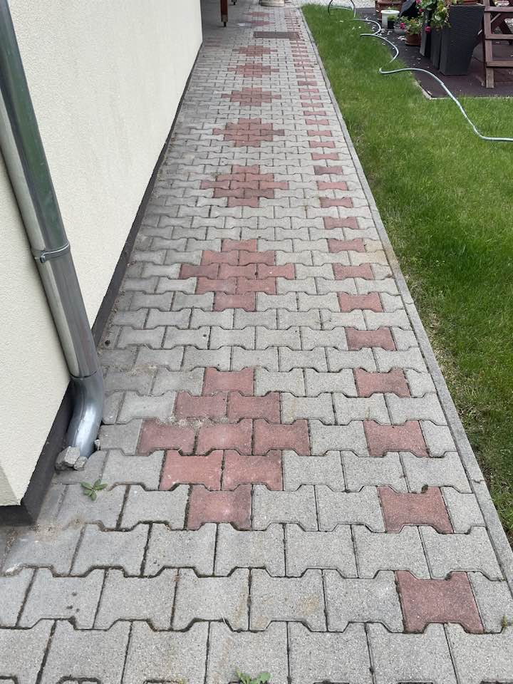 Siófoki nyaraló járdája a magasnyomású mosás után